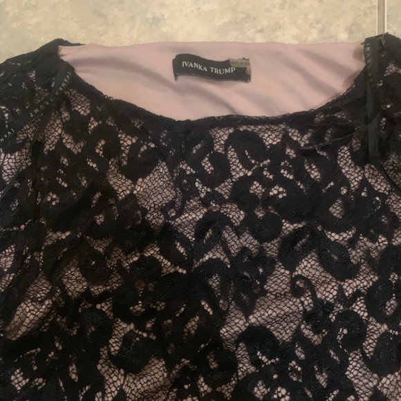 Ivanka Trumps lace top - Picture 2 of 7